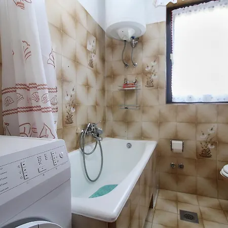 Ines 2276 Apartman *