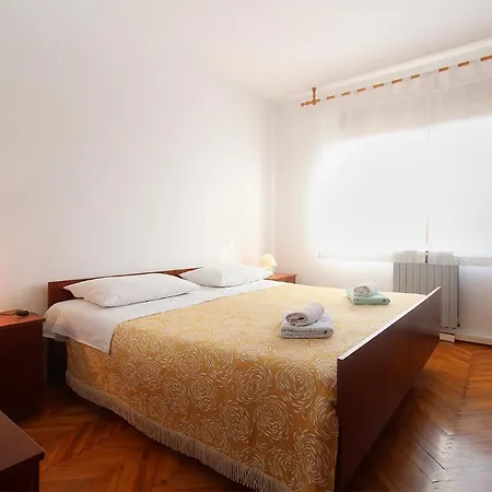 Ines 2276 Apartament